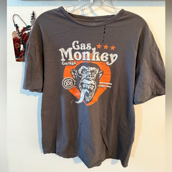 Gas Monkey Garage  Men’s XXL Grey  T-Shirt with Orange Stars with distressing - Picture 1 of 7